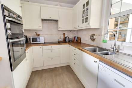 Church Road, Earley, Image 7