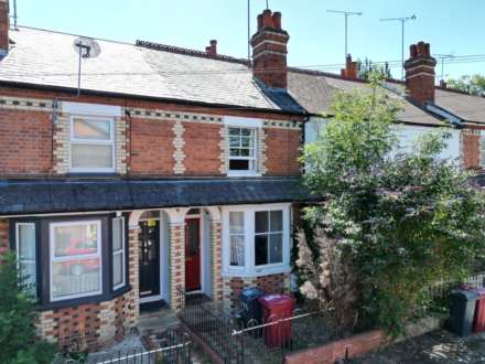 Property For Sale Cardigan Gardens, Reading