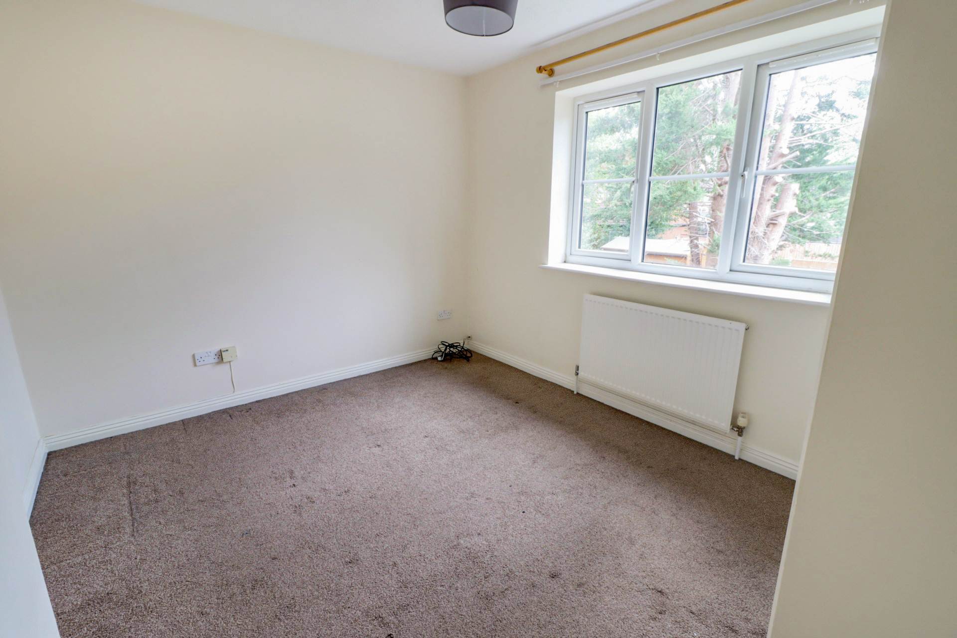 Blackthorn Close, Earley, Image 7