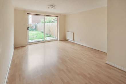 Blackthorn Close, Earley, Image 3