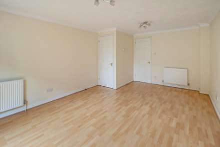 Blackthorn Close, Earley, Image 4