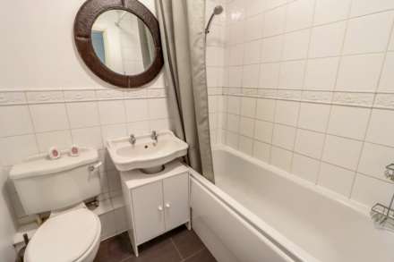 Blackthorn Close, Earley, Image 9