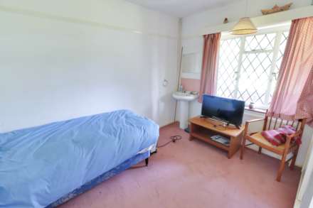 Church Road, Earley, Image 12