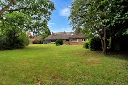 Church Road, Earley, Image 17