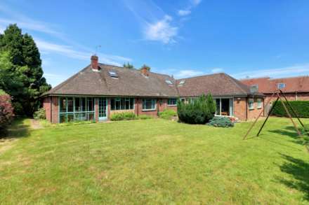 Church Road, Earley, Image 18