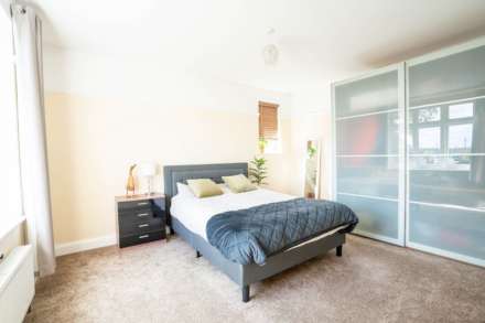 Wokingham Road, Earley, Image 26