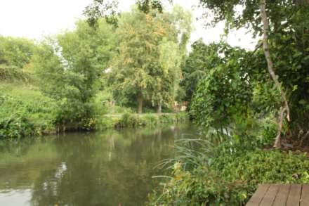 Elgar Road, Reading, Image 10