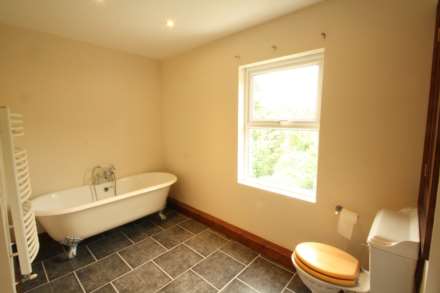 Elgar Road, Reading, Image 6