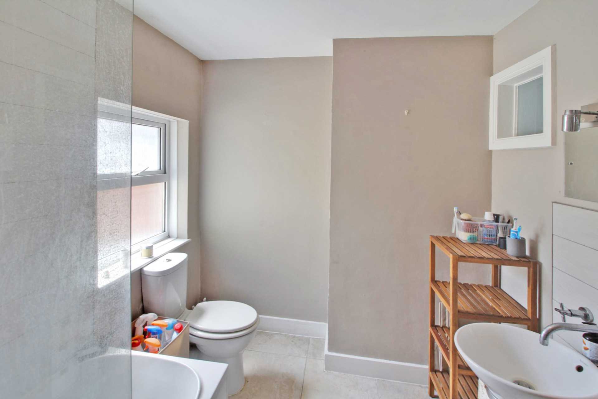 Pitcroft Avenue, Reading, Image 8