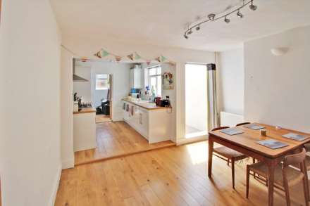 Pitcroft Avenue, Reading, Image 3