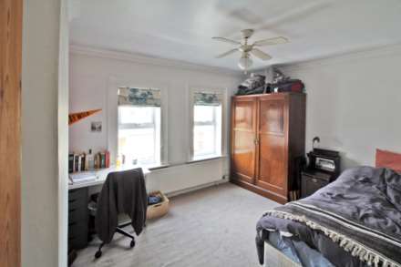 Pitcroft Avenue, Reading, Image 6