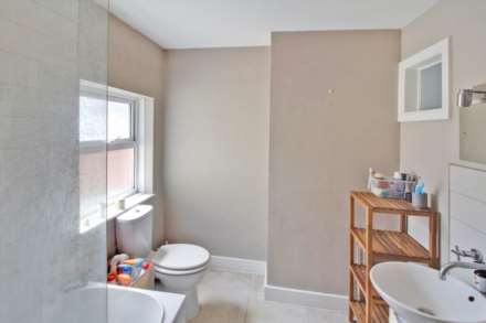 Pitcroft Avenue, Reading, Image 8