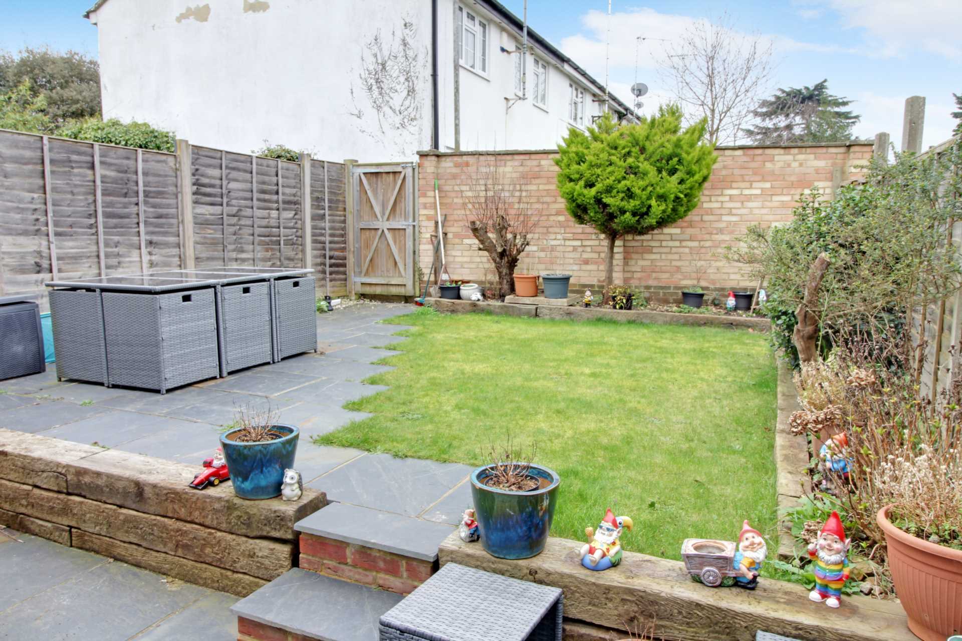 Sutton Walk, Reading, Image 11