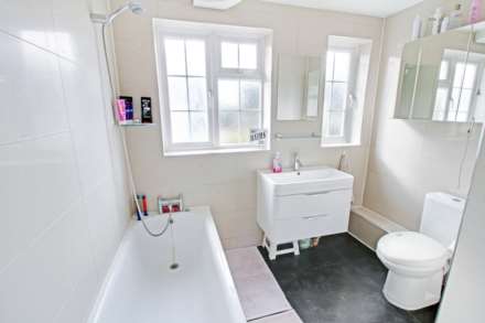 Sutton Walk, Reading, Image 10