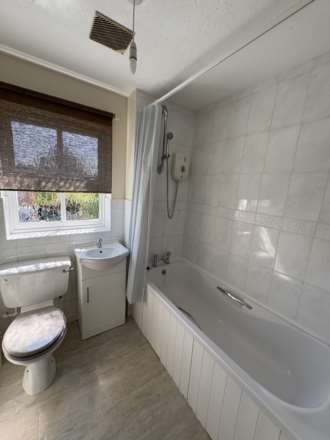 Warbler Drive, Lower Earley, Image 13