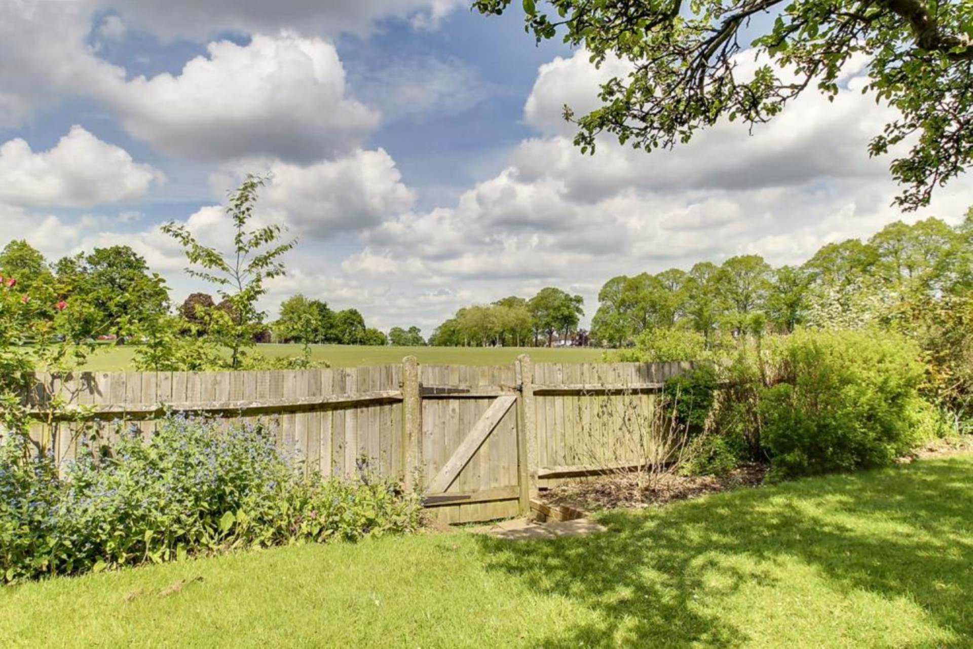 Dorchester Court, Reading, Image 10