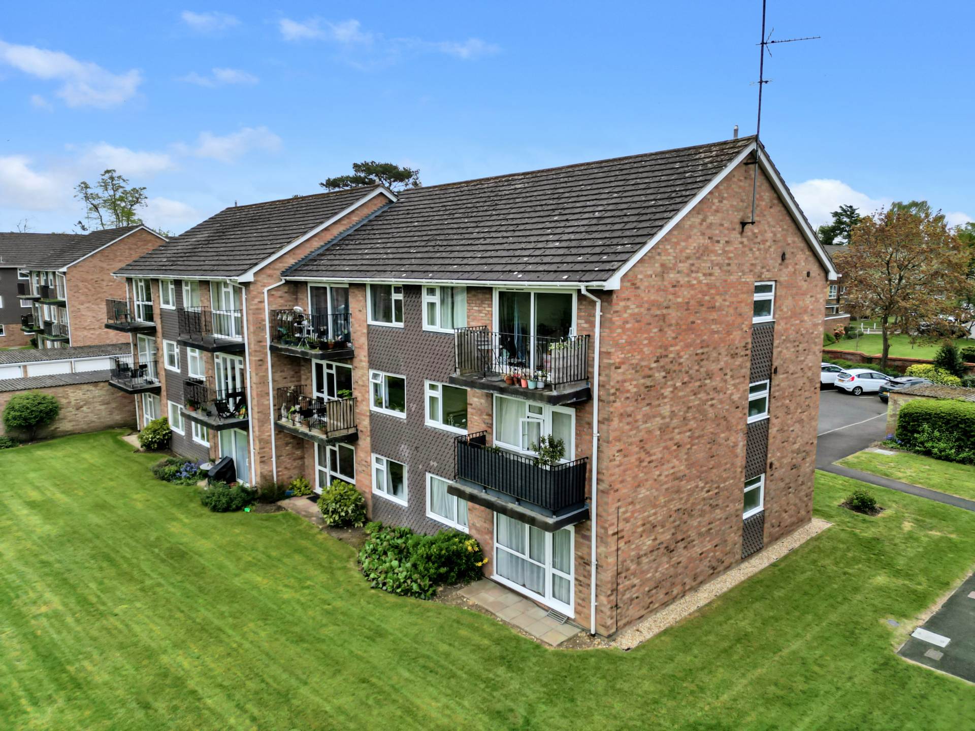 Dorchester Court, Reading, Image 14