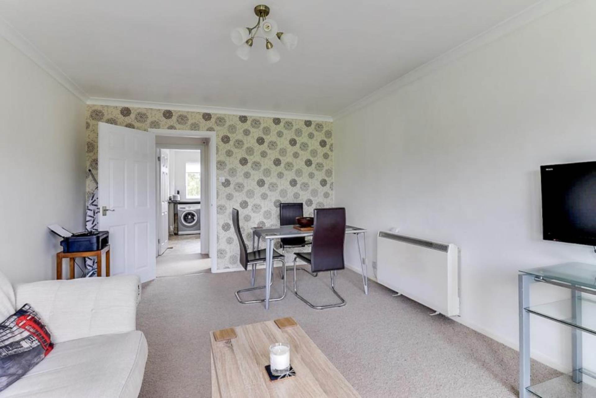 Dorchester Court, Reading, Image 4