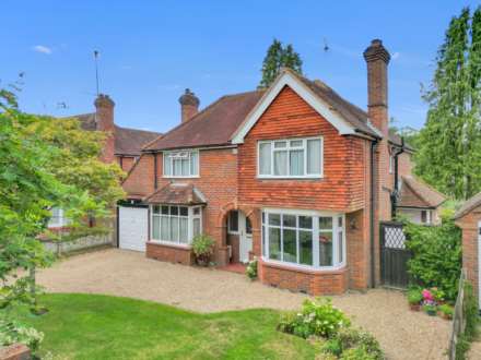 4 Bedroom Detached, Aldbourne Avenue, Earley