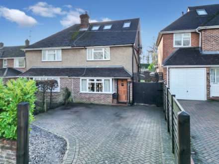 Redhatch Drive, Earley, Image 1