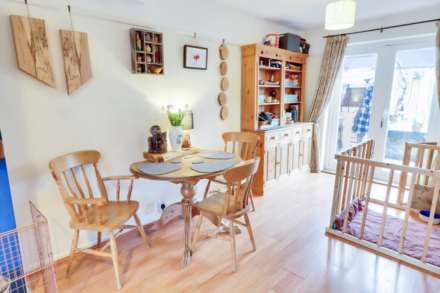 Redhatch Drive, Earley, Image 4