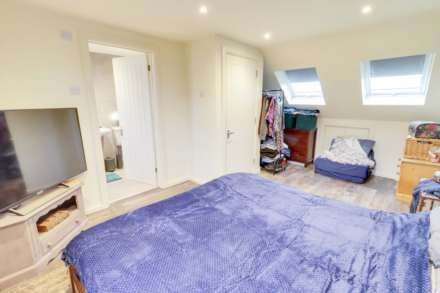 Redhatch Drive, Earley, Image 8