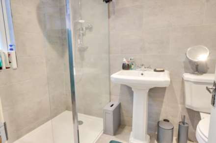 Redhatch Drive, Earley, Image 9