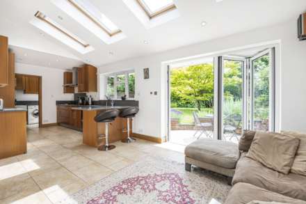 Wychwood Close, Earley, Image 2