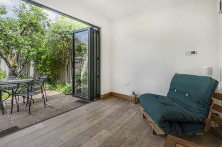 Wychwood Close, Earley, Image 21