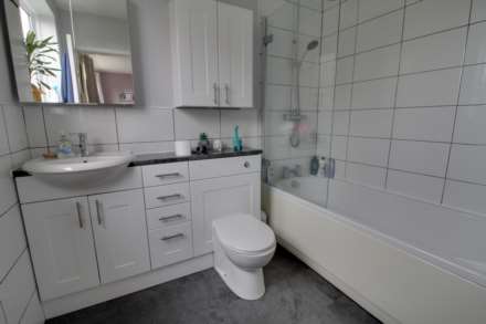 Nash Close, Earley, Image 11