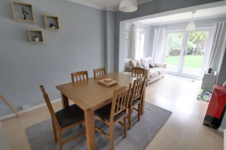 Nash Close, Earley, Image 4