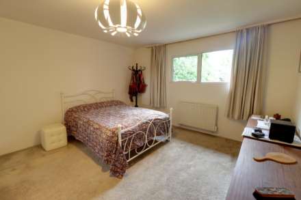 Maiden Erlegh Drive, Earley, Image 12