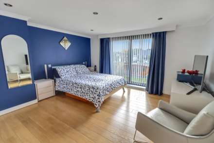 Compton Close, Earley, Reading, Image 3