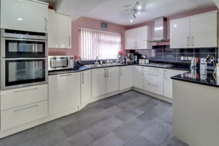 Compton Close, Earley, Reading, Image 5