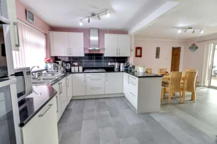 Compton Close, Earley, Reading, Image 6