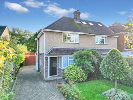 Redhatch Drive, Earley, Image 1