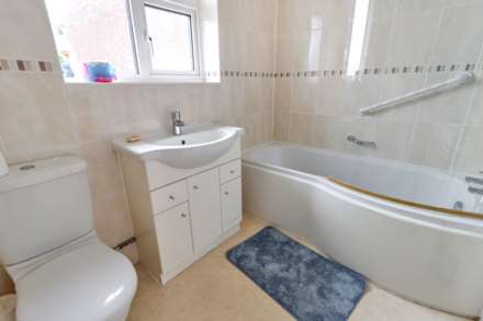 Redhatch Drive, Earley, Image 10