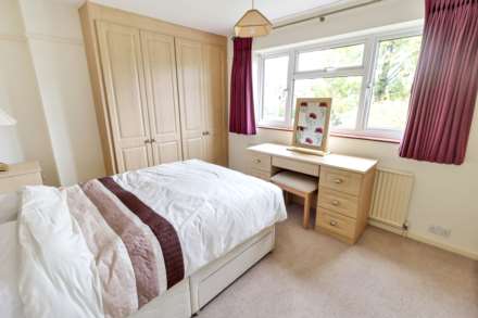 Redhatch Drive, Earley, Image 7