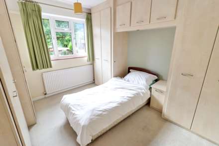 Redhatch Drive, Earley, Image 9