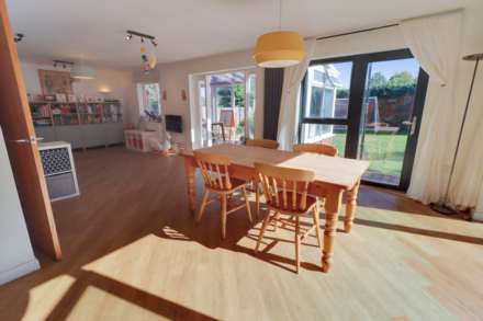 Malvern Court, Reading, Image 5