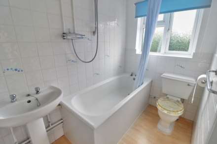 Lismore Close, Woodley, Image 7