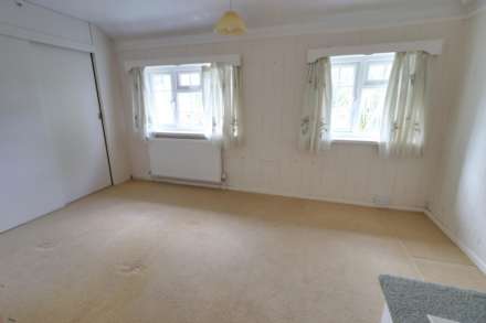 Fairway Avenue, Tilehurst, Image 6