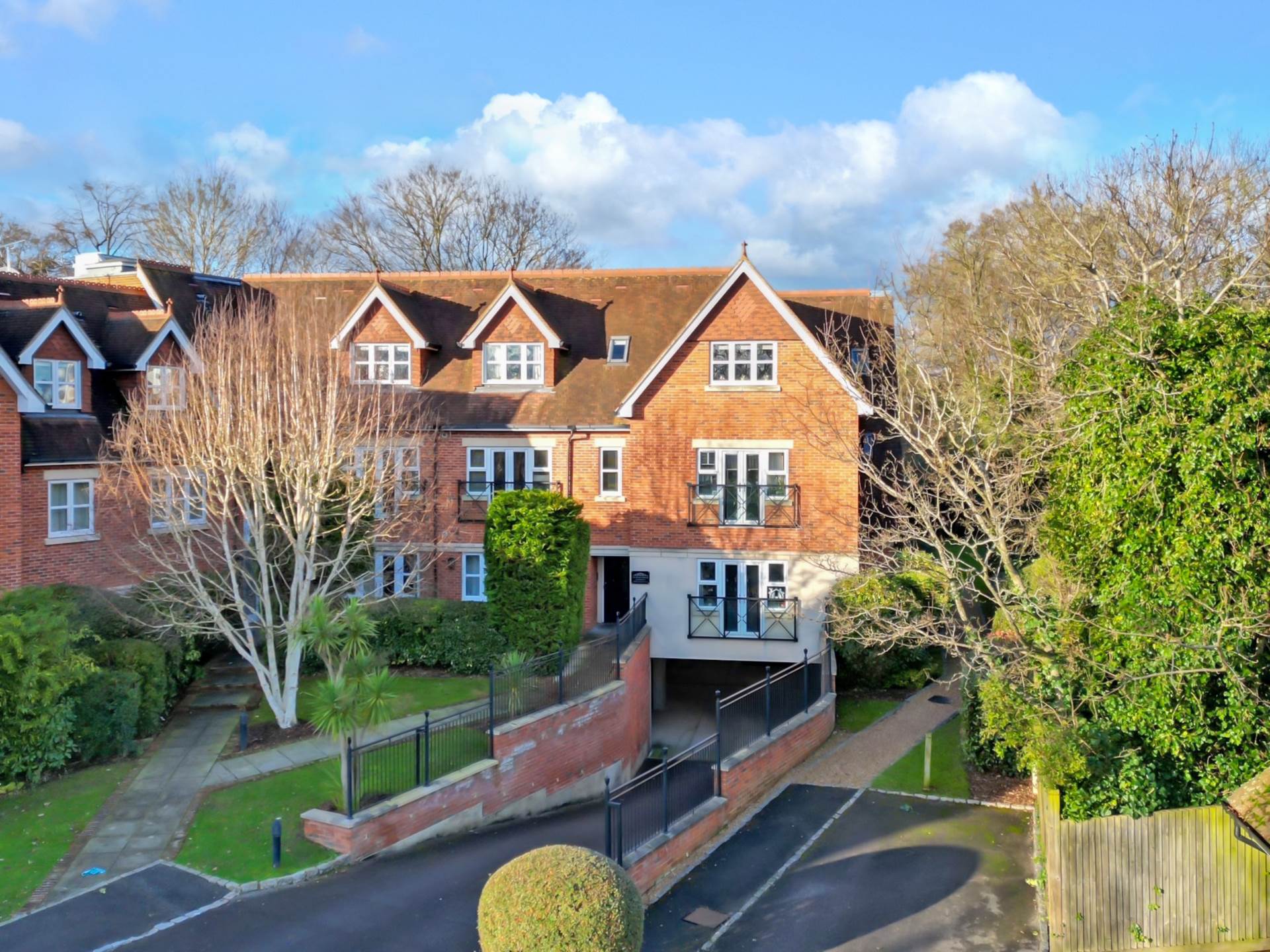 Upcross House, Reading, Image 1