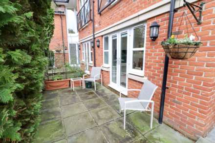 Upcross House, Reading, Image 10