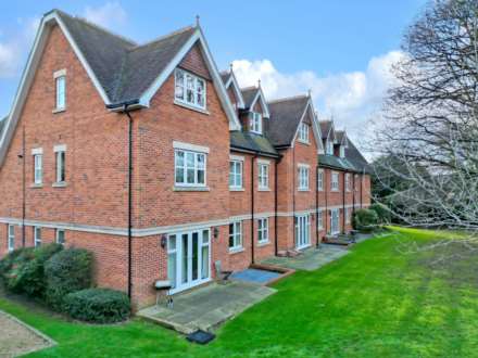 Upcross House, Reading, Image 11