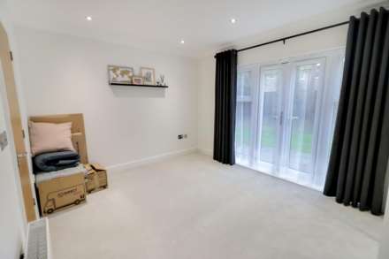 Upcross House, Reading, Image 6