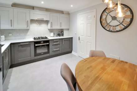 Wickham Way, Sherfield On Loddon, Image 4
