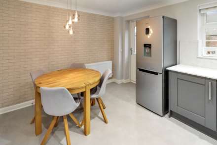 Wickham Way, Sherfield On Loddon, Image 5