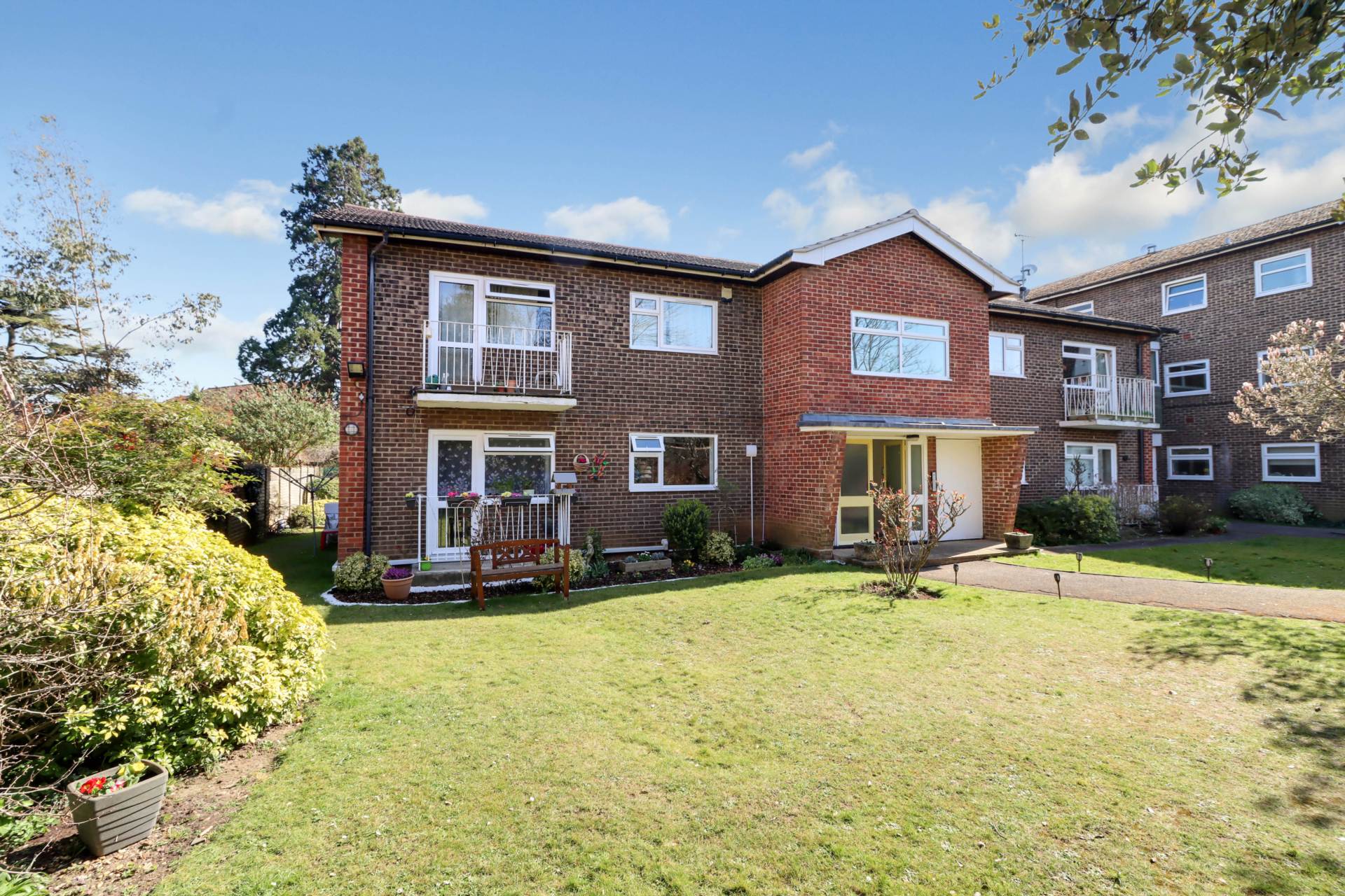 Sarum Court, Reading, Image 1