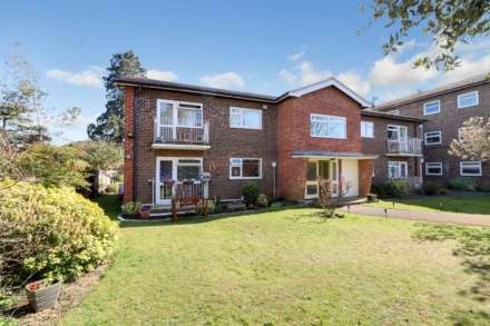 Sarum Court, Reading, Image 1